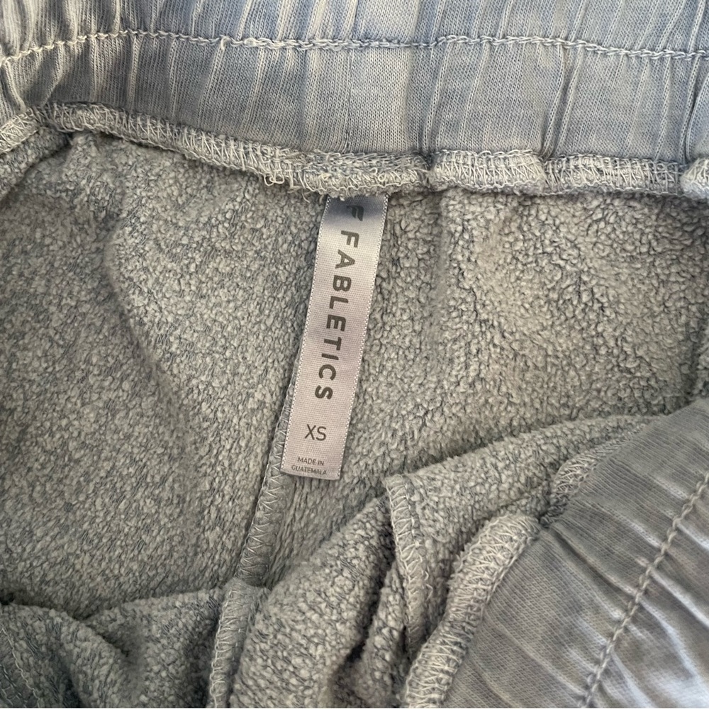 Fabletics Eco Conscious Terry Sweatshorts Blue Women’s Size XS Shorts Pockets - Picture 9 of 10